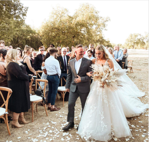 Jenn & Brian Johnson's Daughter Married • 20 The Countdown Magazine